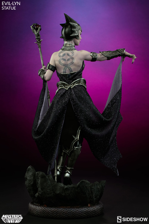 Limited Edition Evil-Lyn Statue