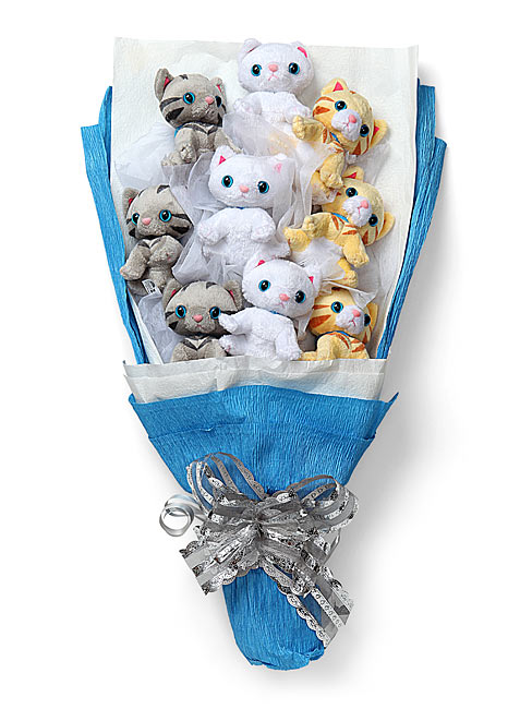 Star Wars & Other Plush Bouquets are the Perfect Geek Valentine