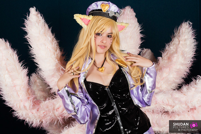 Ahri Popstar from League of Legends Cosplay