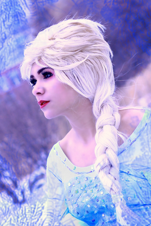 Elsa Frozen Cosplay