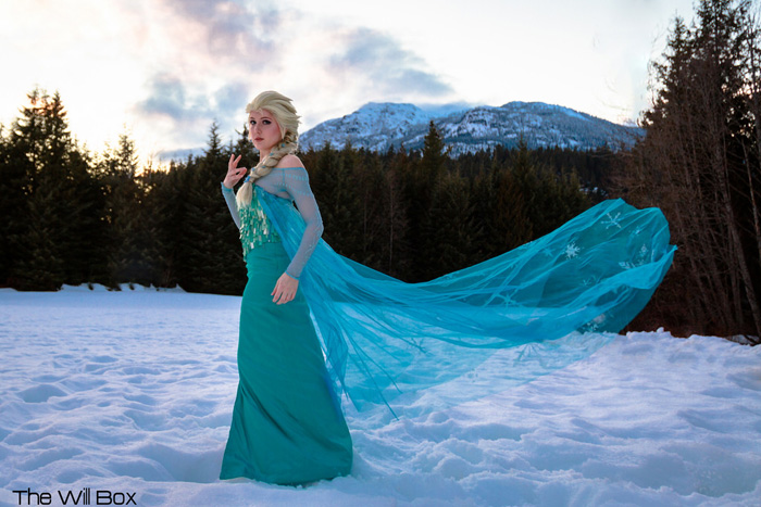 Elsa Frozen Cosplay