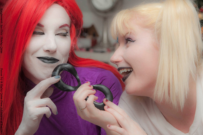 Poison Ivy and Harley Quinn "Holiday Knights" Cosplay