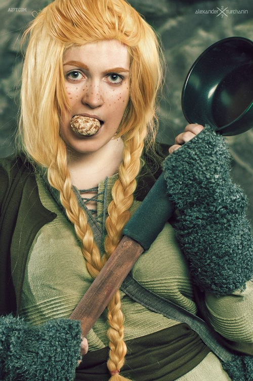 Female Hobbit Cosplays