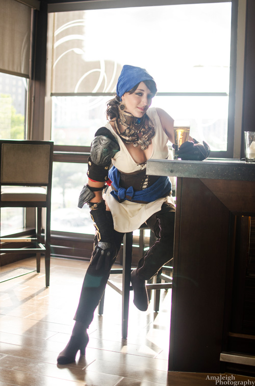 Cosplayer Mea Lee Dresses Up As Isabela From Dragon Age Coed Forumophilia 1