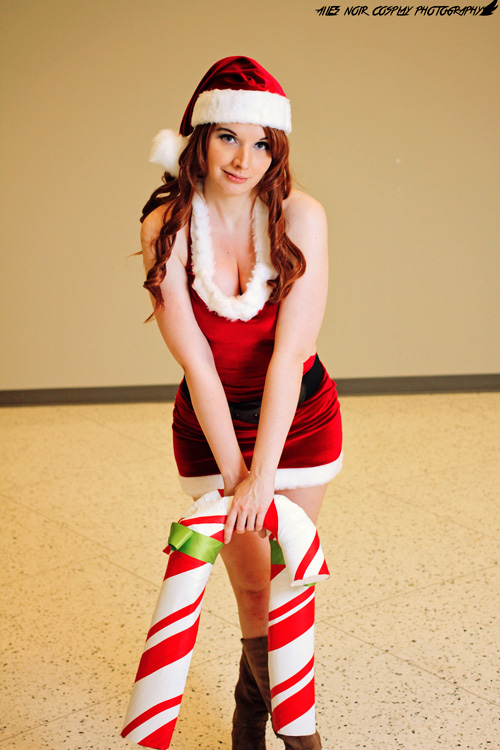 Candy Cane Miss Fortune from League of Legends Cosplay