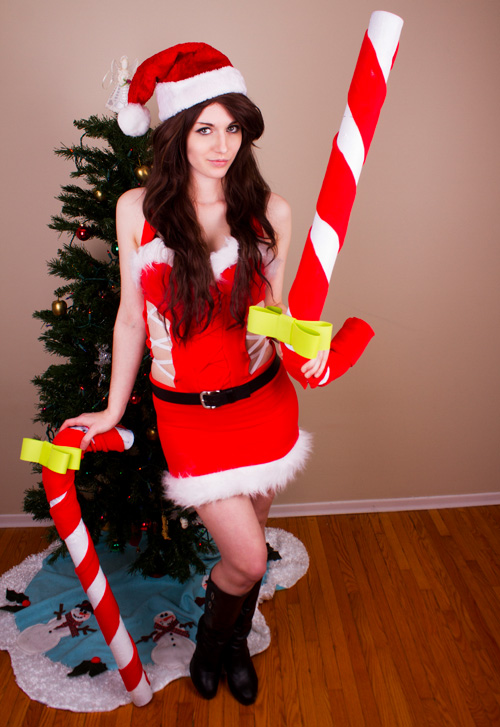 Candy Cane Miss Fortune from League of Legends Cosplay
