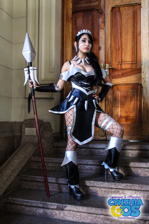 French Maid Nidalee from League of Legends Cosplay