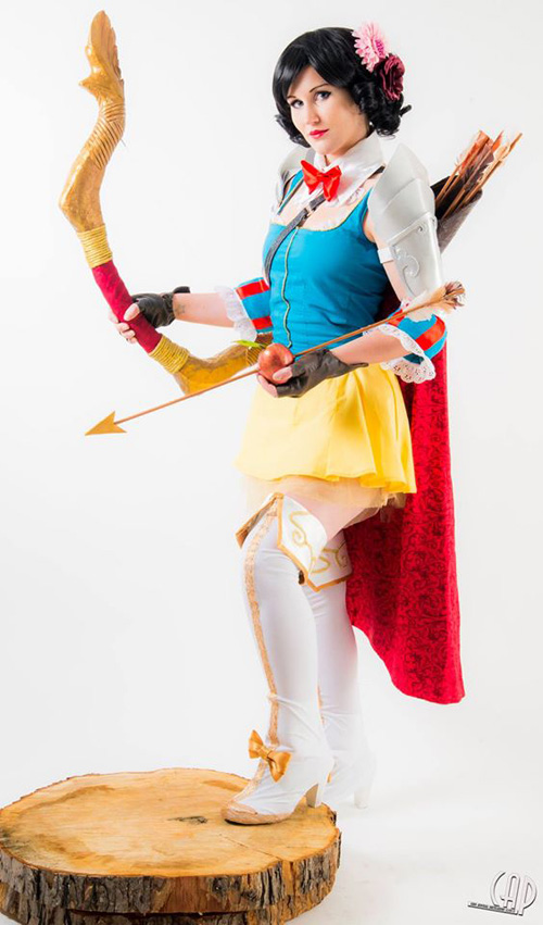 Snow White Warrior of the Seven Arrows Cosplay