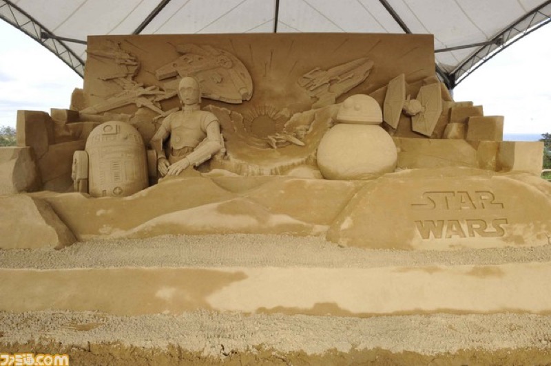 Giant Star Wars Sand Sculpture in Japan