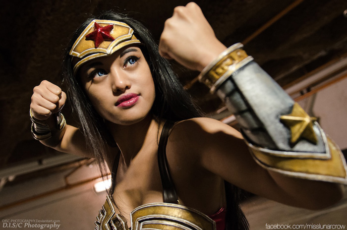 Injustice Wonder Woman Cosplay